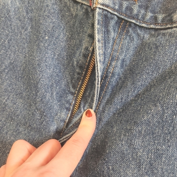 EUC Vintage 00's Levi's 550 Relaxed Tapered Jeans, Size 14S/Modern Size 10 - Picture 8 of 9